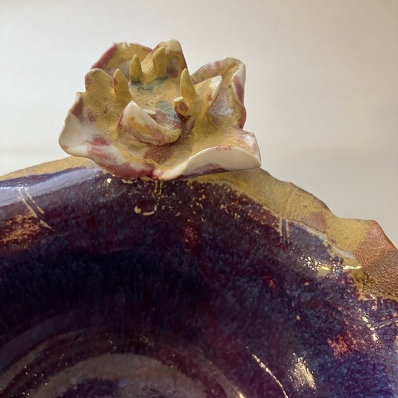 Beautiful Handmade Bowl With Frogs Ruffled Edges‎ Purple No Chips - Picture 3 of 7